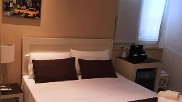 Minibar, desk, free WiFi