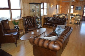 Se sirven desayunos y cenas, cocina local