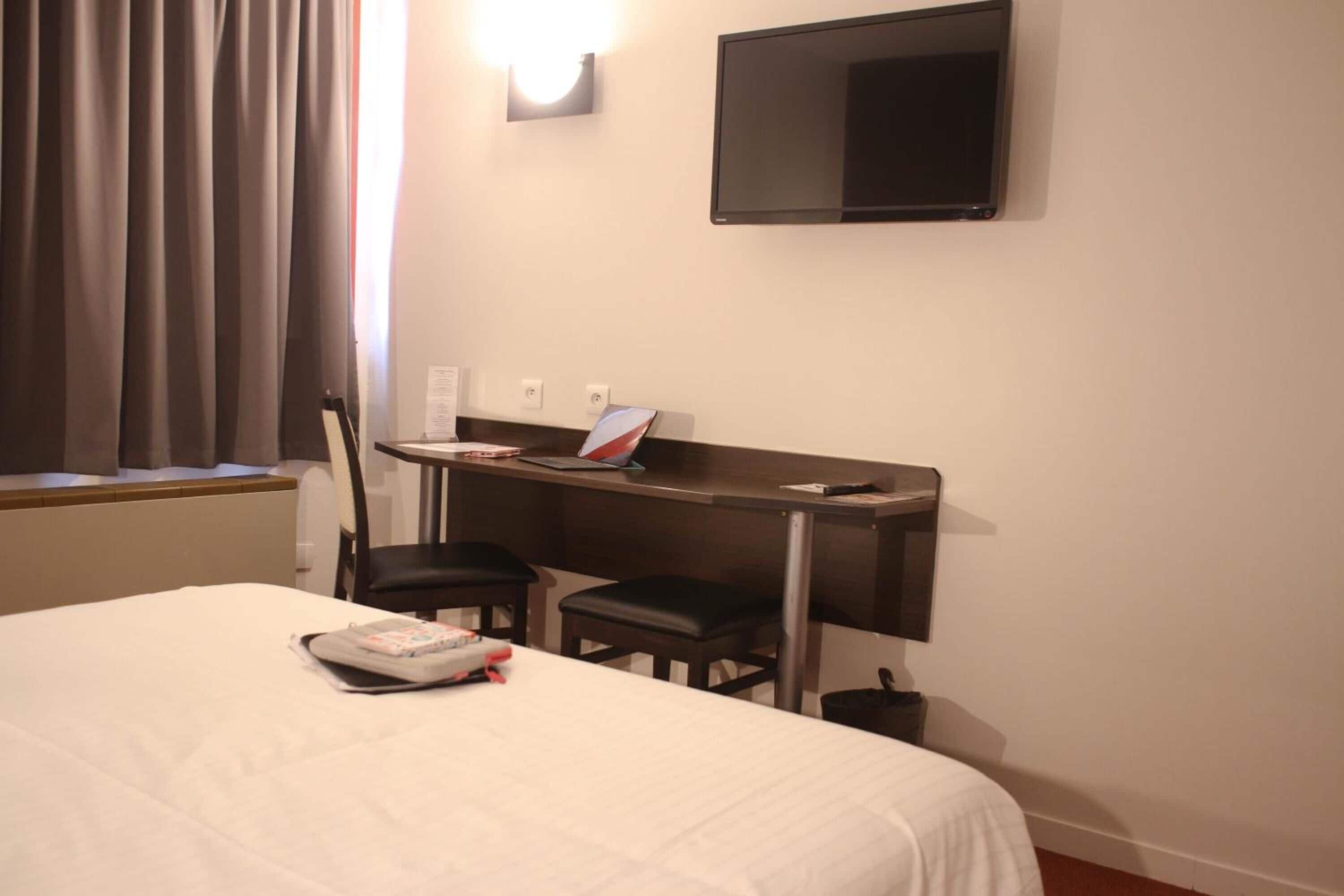 single room | desk, blackout curtains, soundproofing, iron/ironing board