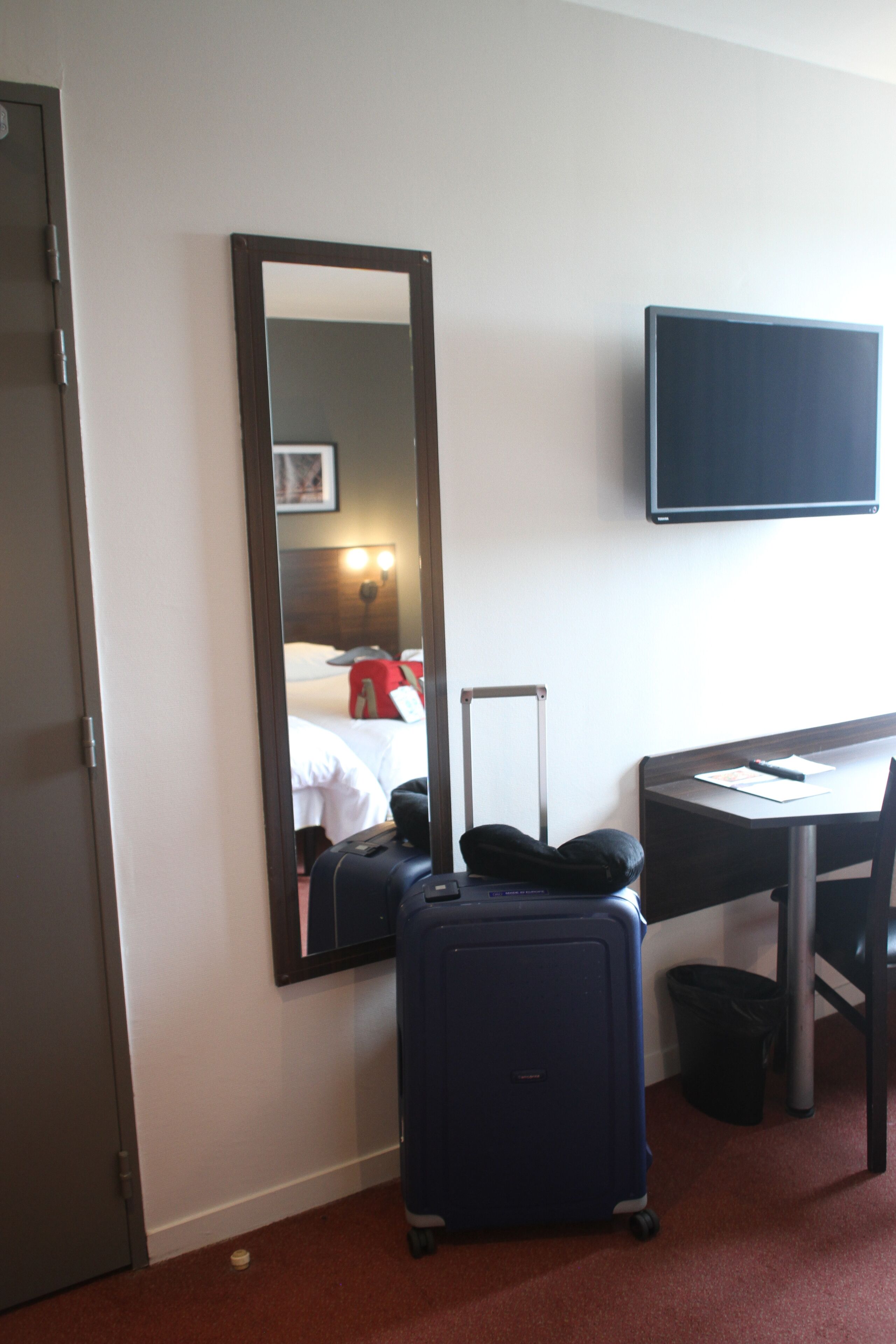 twin room | desk, blackout curtains, soundproofing, iron/ironing board