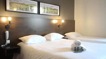 Triple Room | Desk, blackout drapes, soundproofing, iron/ironing board