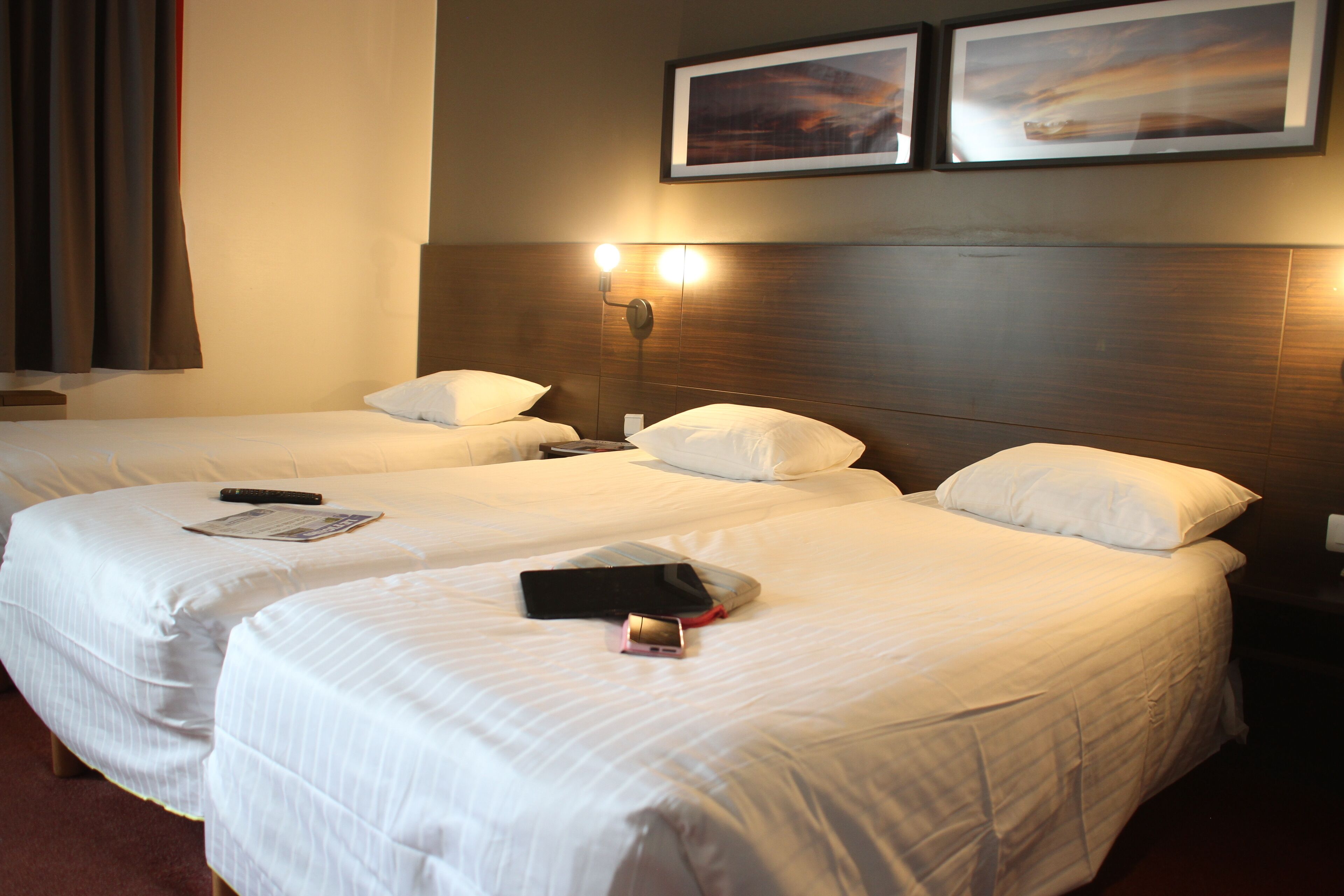 triple room | desk, blackout curtains, soundproofing, iron/ironing board