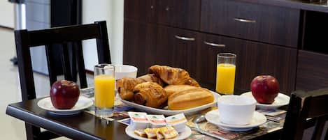Daily buffet breakfast for a fee