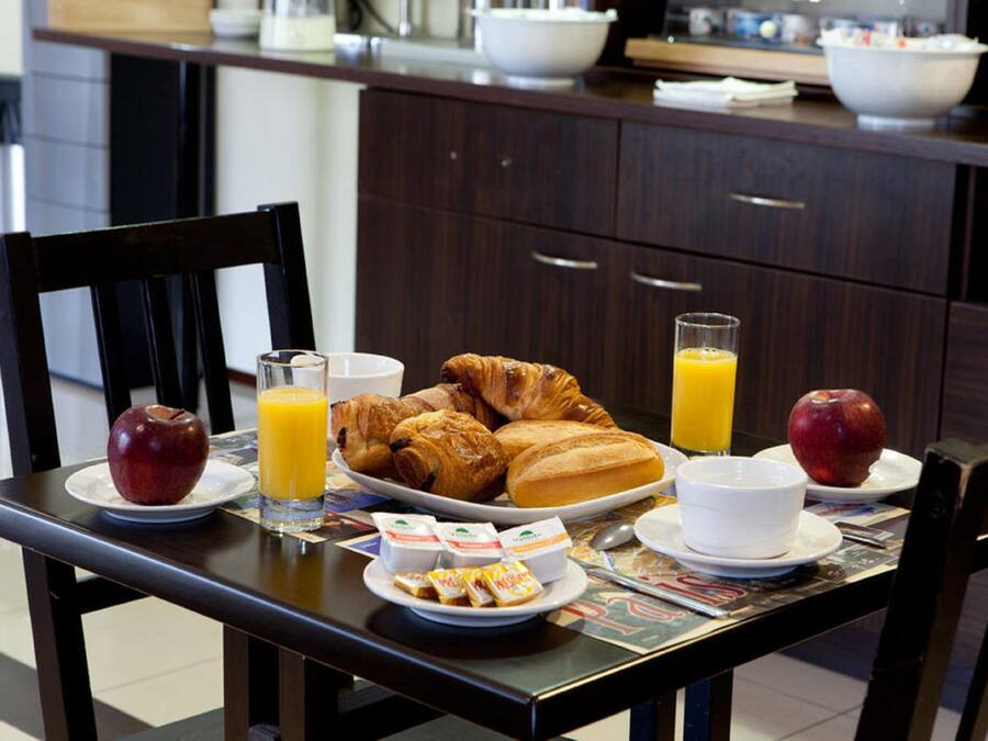 Desayuno buffet todos los días (con cargo)