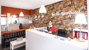 Reception - Lux Aparthotel (Krakow)