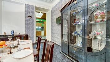 Premier Suite, 5 Bedrooms, Hot Tub, City View | 1 bedroom, pillowtop beds, minibar, in-room safe