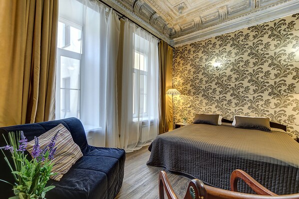 Suite, Fireplace | Pillowtop beds, minibar, in-room safe, desk