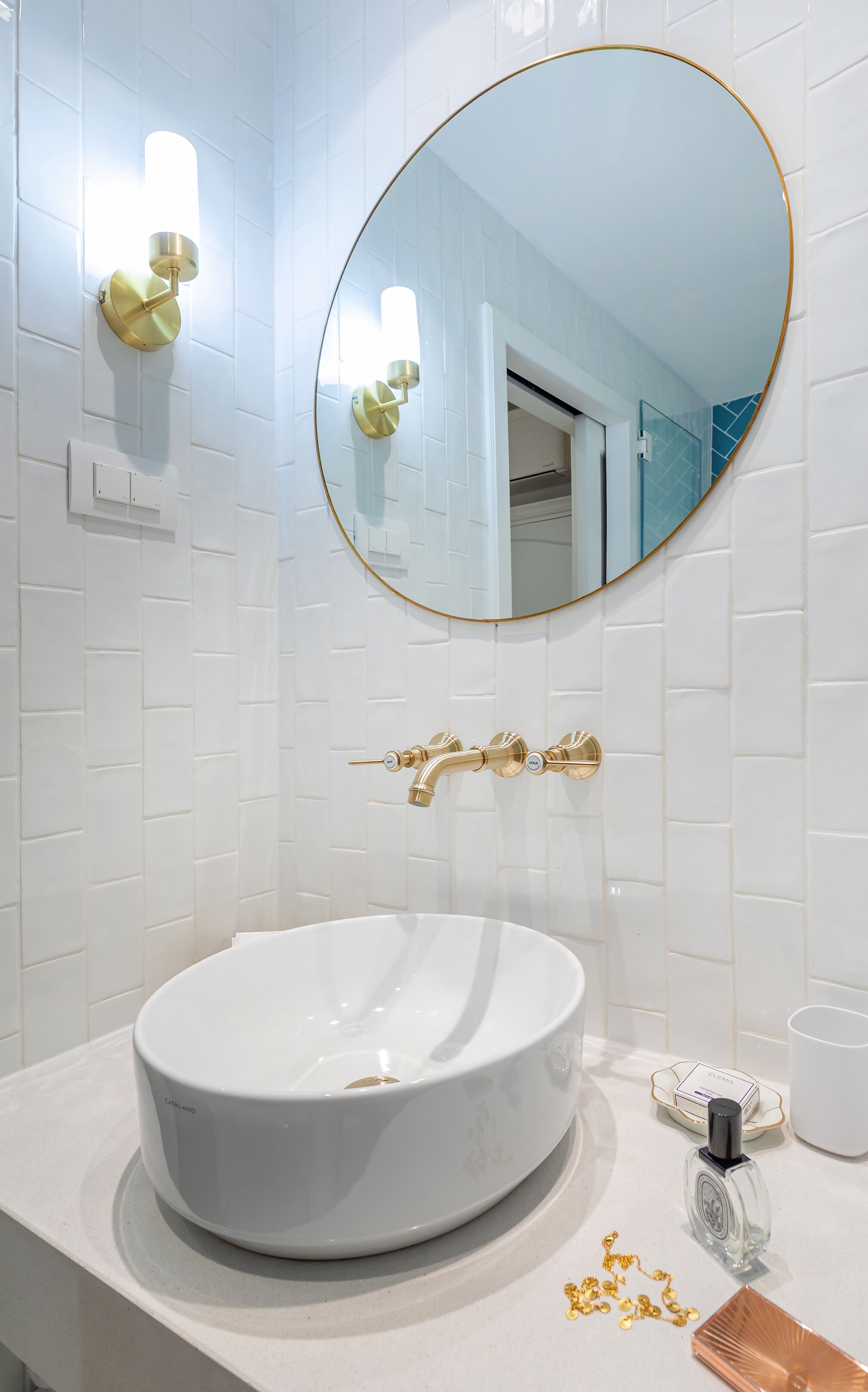 deluxe room, annex building | bathroom | designer toiletries, hair dryer, bathrobes, slippers