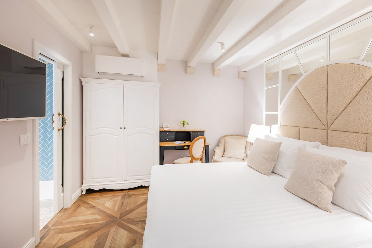 deluxe room, annex building | 1 bedroom, premium bedding, free wifi, bed sheets