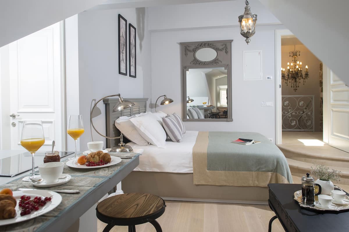 deluxe suite | 1 bedroom, premium bedding, free wifi, bed sheets