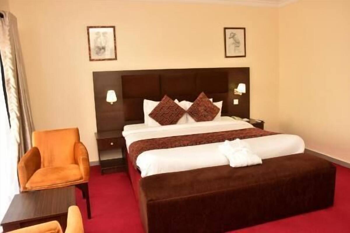 1 bedroom, premium bedding, in-room safe, desk