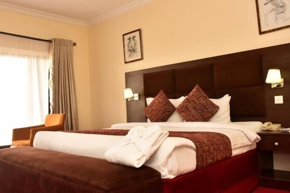 1 bedroom, premium bedding, in-room safe, desk