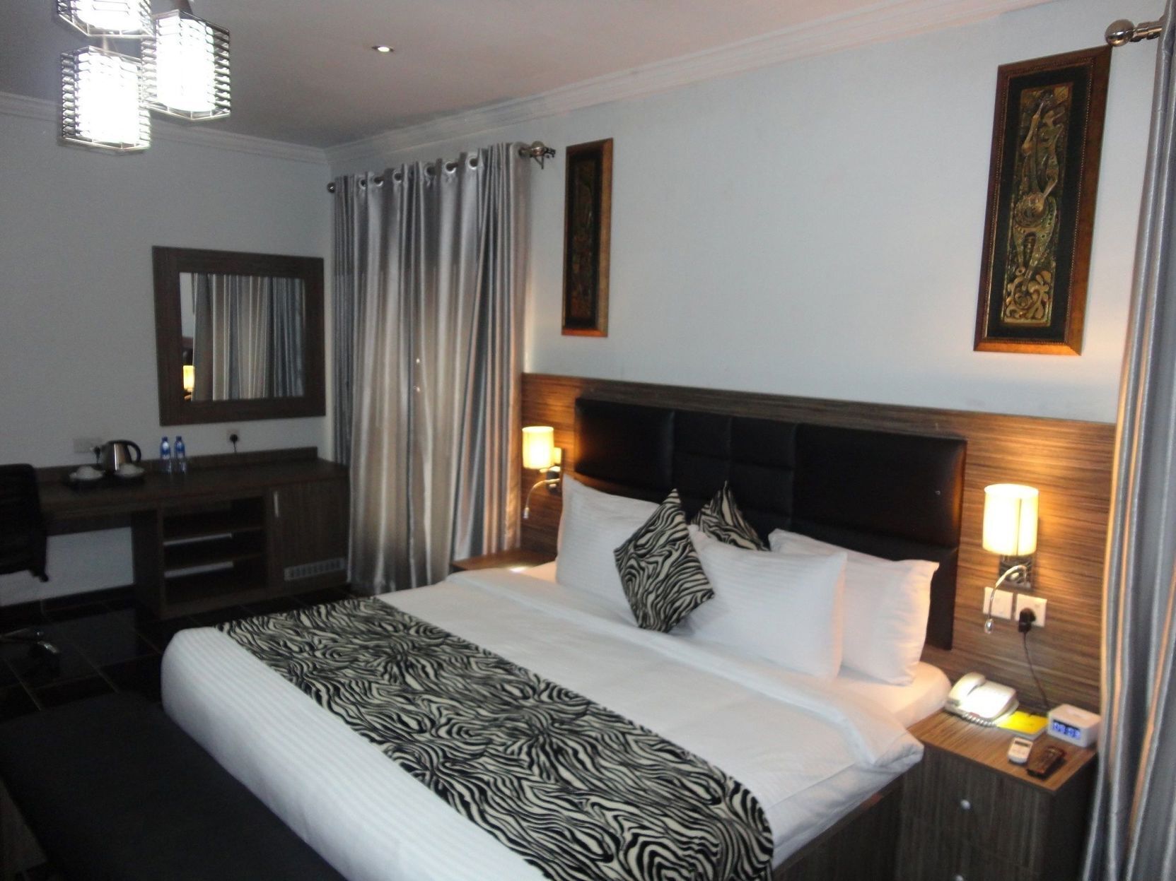 1 bedroom, premium bedding, in-room safe, desk