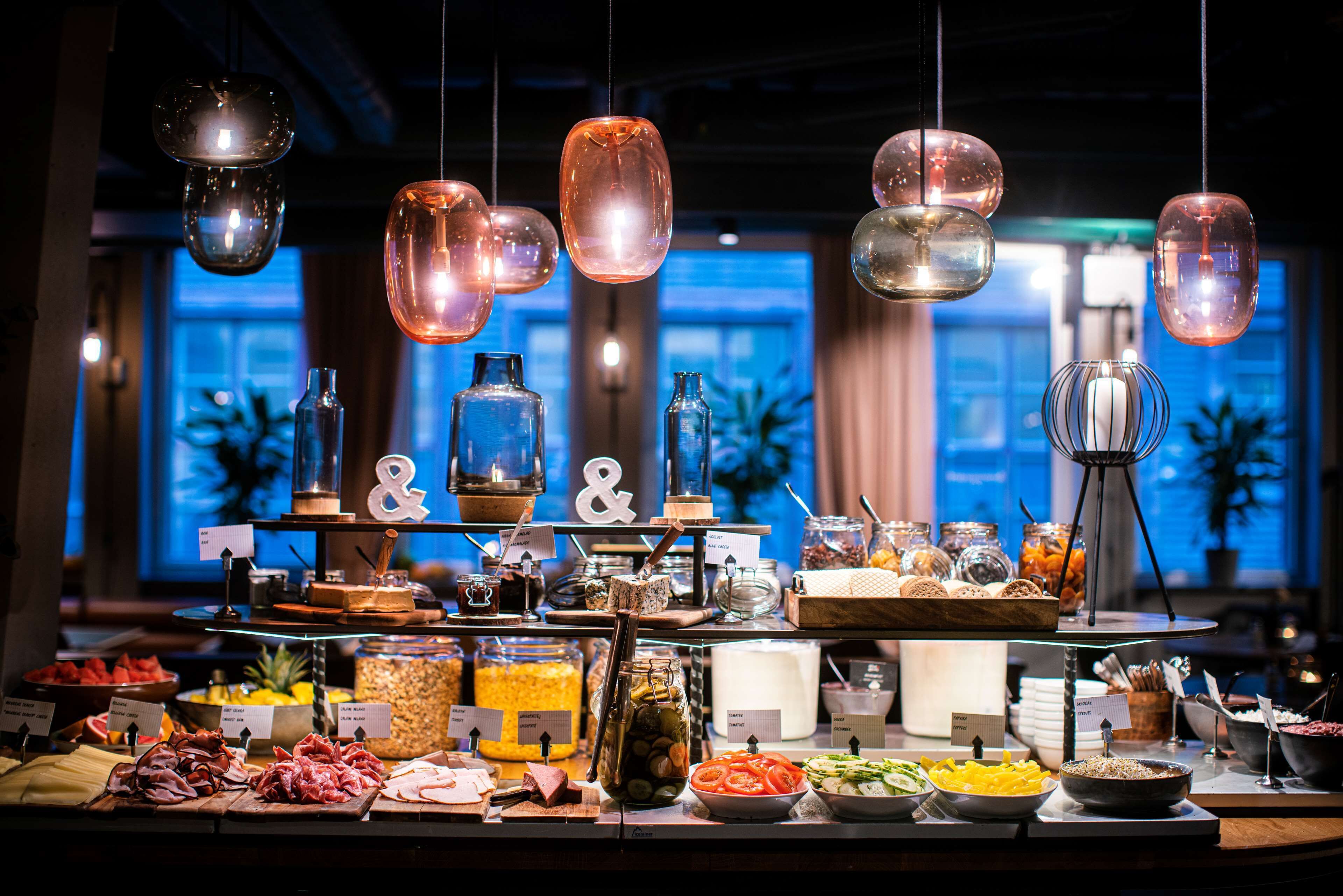 Free continental breakfast 