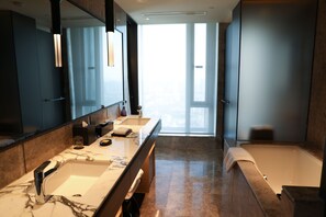 Suite, 1 King Bed (Regency Suite) | Bathroom | Separate tub and shower, rainfall showerhead, designer toiletries - Hyatt Regency Wuxi (Wuxi)