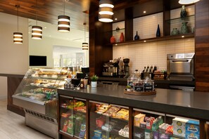 Lunch and dinner served - Hyatt Place San Juan (San Juan)