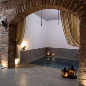 Couples treatment room(s), hot tub, steam room, body treatments, facials