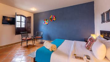 Junior Suite King | 1 bedroom, iron/ironing board, free cribs/infant beds, free WiFi