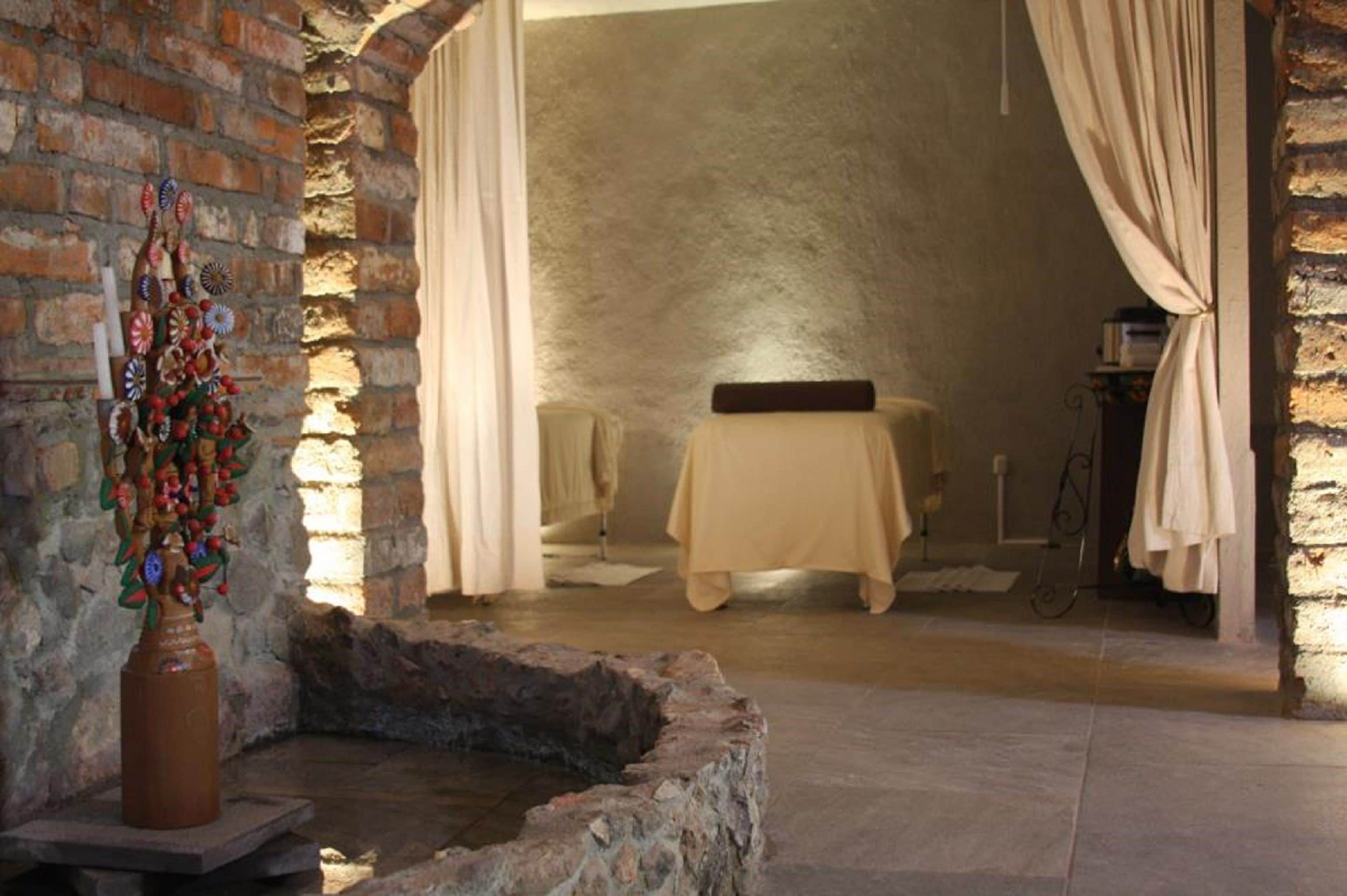 couples treatment room(s), hot tub, steam room, body treatments, facials