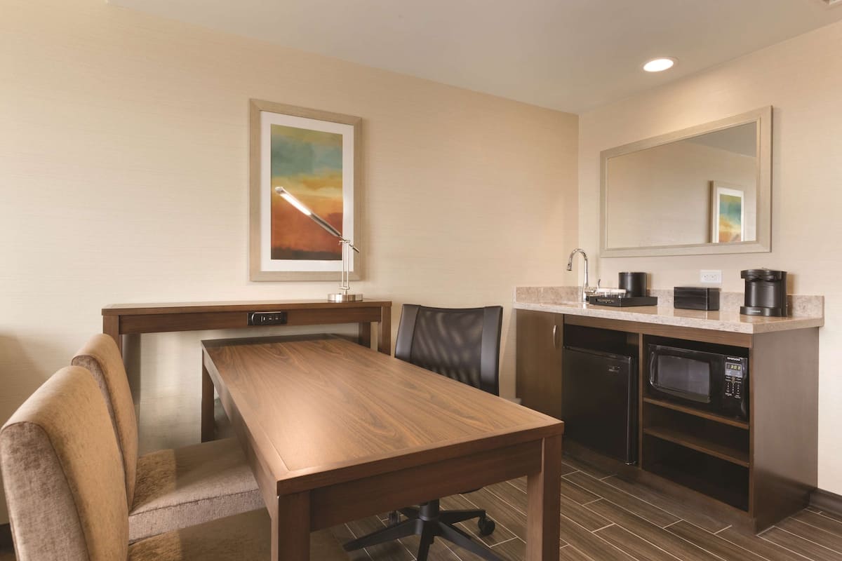 1 bedroom, individually furnished, desk, laptop workspace