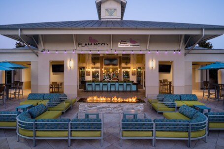 SpringHill Suites Orlando at FLAMINGO CROSSINGS Town Center Western Entrance - Image 15