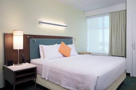 SpringHill Suites Orlando at FLAMINGO CROSSINGS Town Center Western Entrance - Image 3