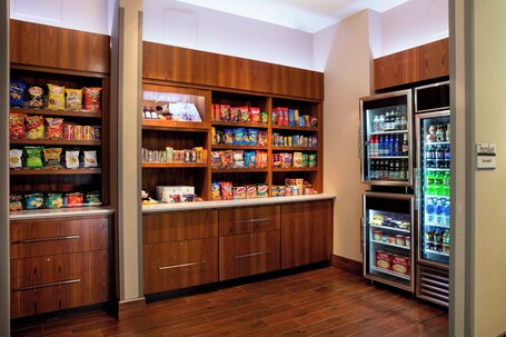 SpringHill Suites Orlando at FLAMINGO CROSSINGS Town Center Western Entrance - Image 20