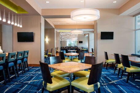 SpringHill Suites Orlando at FLAMINGO CROSSINGS Town Center Western Entrance - Image 48