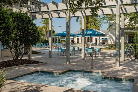 SpringHill Suites Orlando at FLAMINGO CROSSINGS Town Center Western Entrance - Image 39