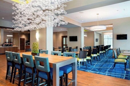SpringHill Suites Orlando at FLAMINGO CROSSINGS Town Center Western Entrance - Image 18