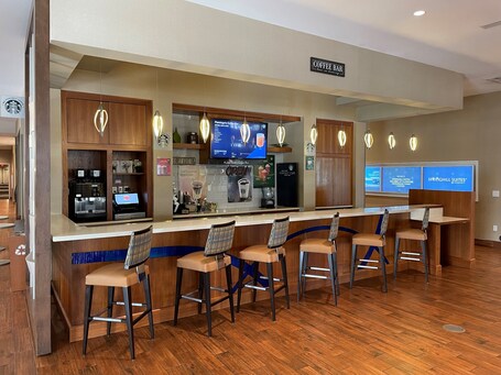SpringHill Suites Orlando at FLAMINGO CROSSINGS Town Center Western Entrance - Image 31