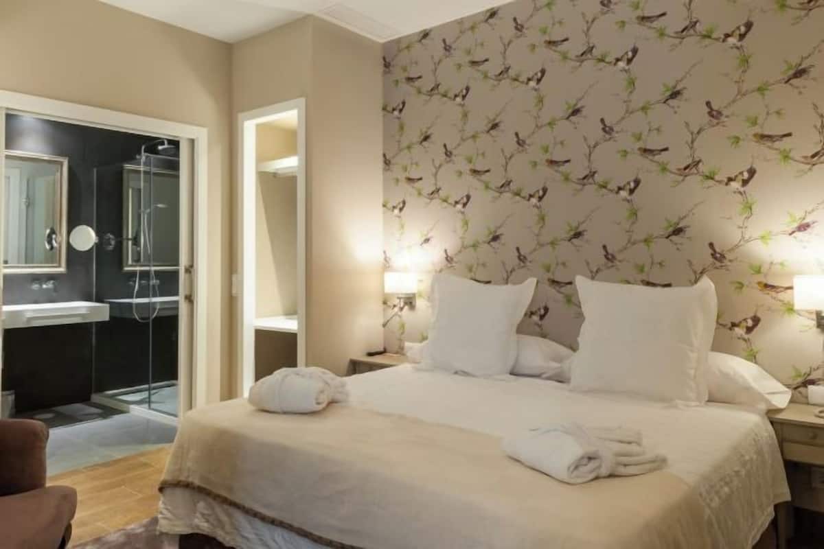 Free minibar items, in-room safe, individually decorated