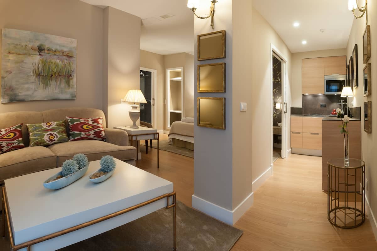 1 bedroom, free minibar, in-room safe, individually decorated