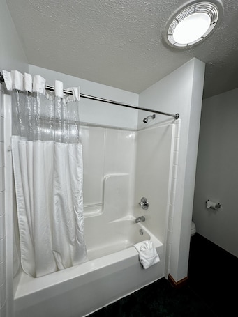 Classic Room, 2 Double Beds | Bathroom. Attica Inn