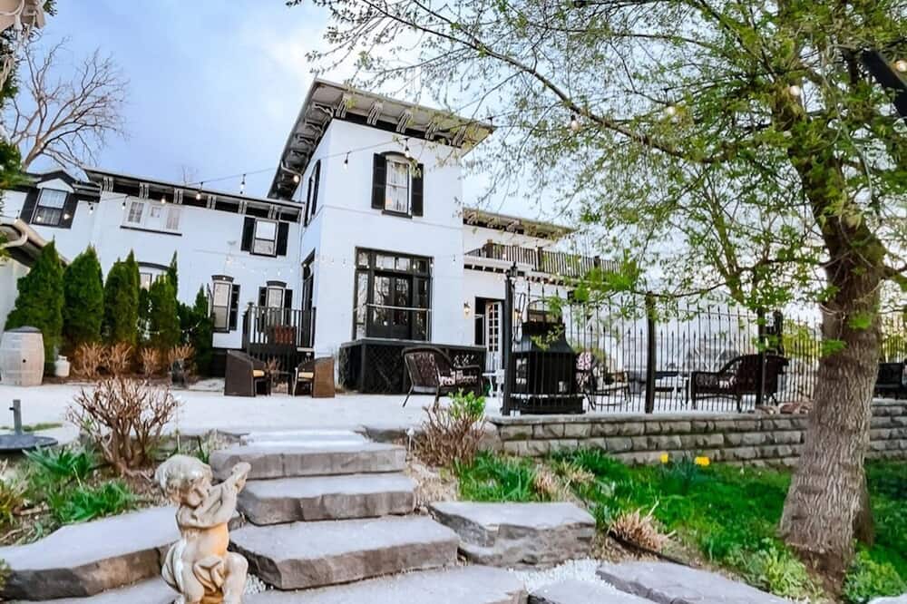 Maxwell Mansion
