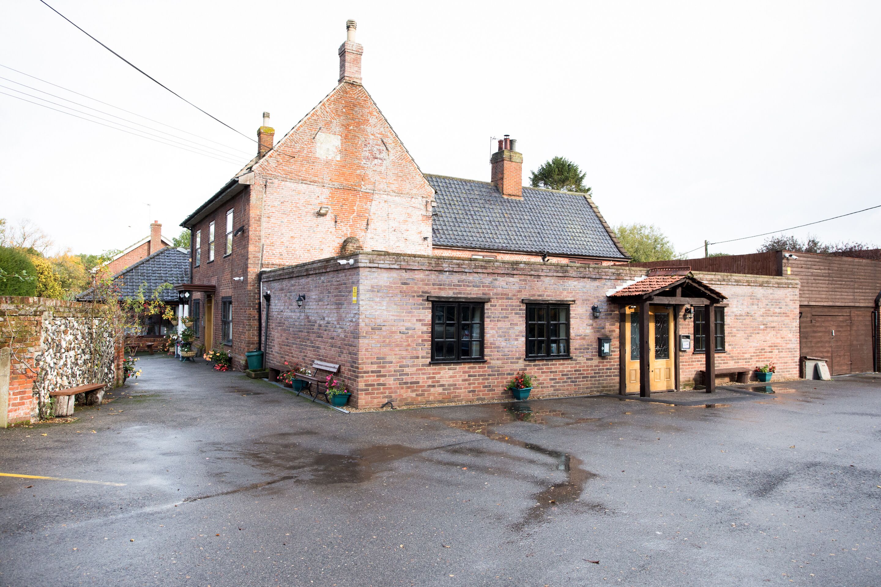 Photo - OYO Elm Farm Country House, Norwich Airport