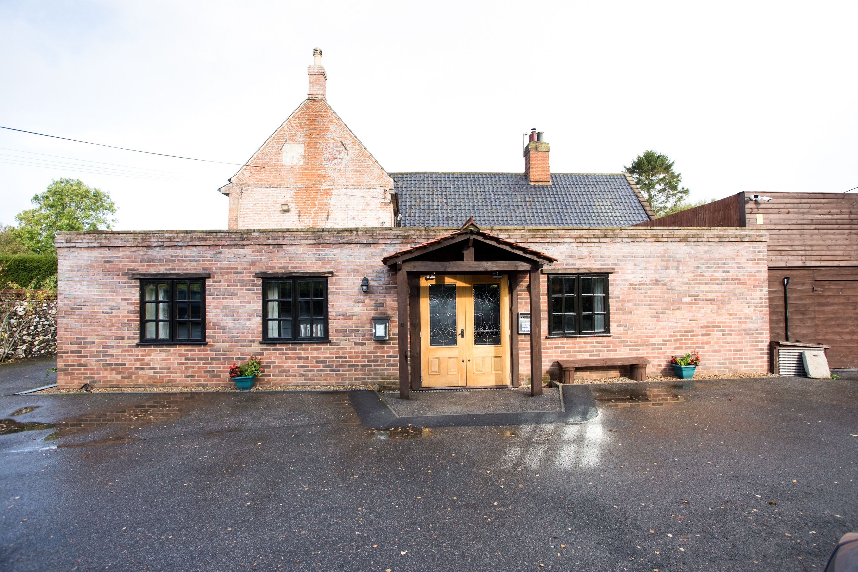 Photo - OYO Elm Farm Country House, Norwich Airport