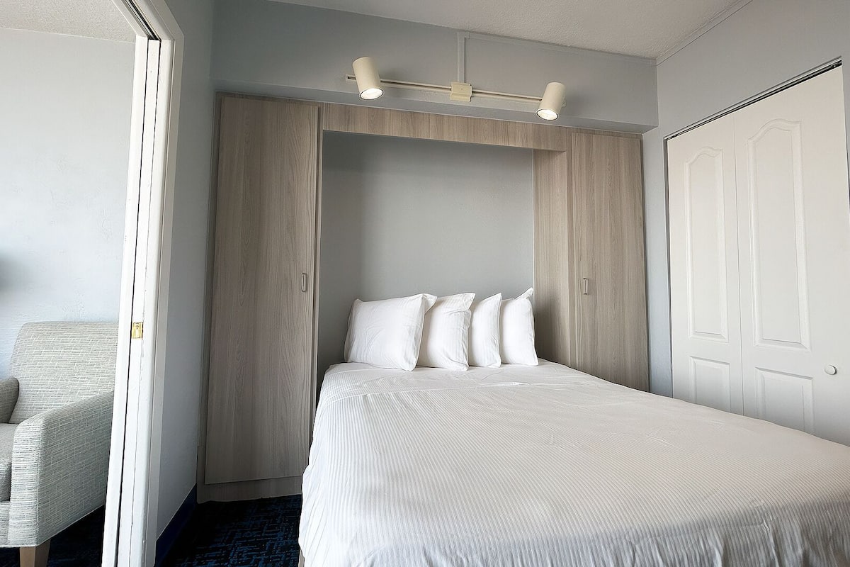 Studio, Ocean View | In-room safe, desk, iron/ironing board, free WiFi