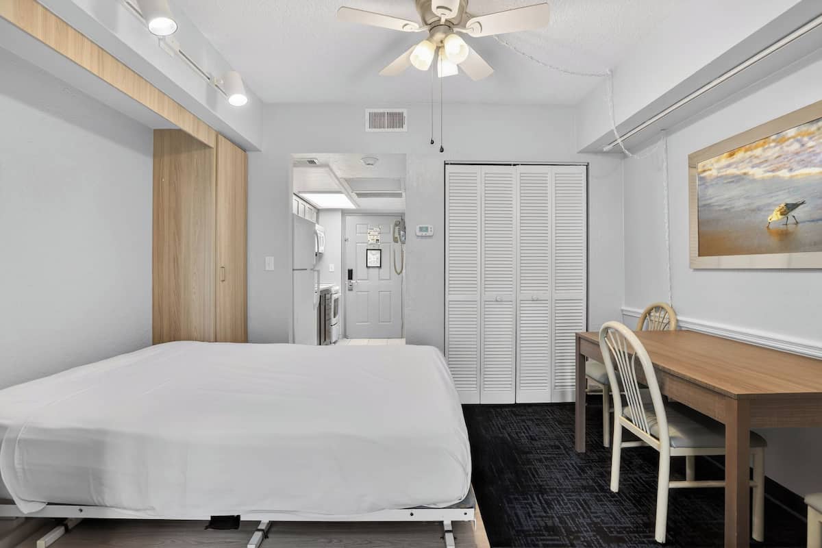 In-room safe, desk, iron/ironing board, free WiFi