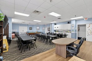 Game room - Ocean East Resort Club (Ormond Beach)
