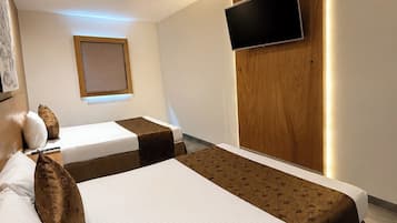 Plus Room - Smart TV | Premium bedding, desk, soundproofing, free WiFi