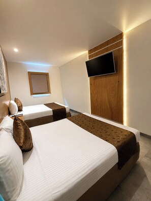 Plus Room - Smart TV | Premium bedding, desk, soundproofing, free WiFi - AM Hotel & Plaza (Santa María Huatulco)