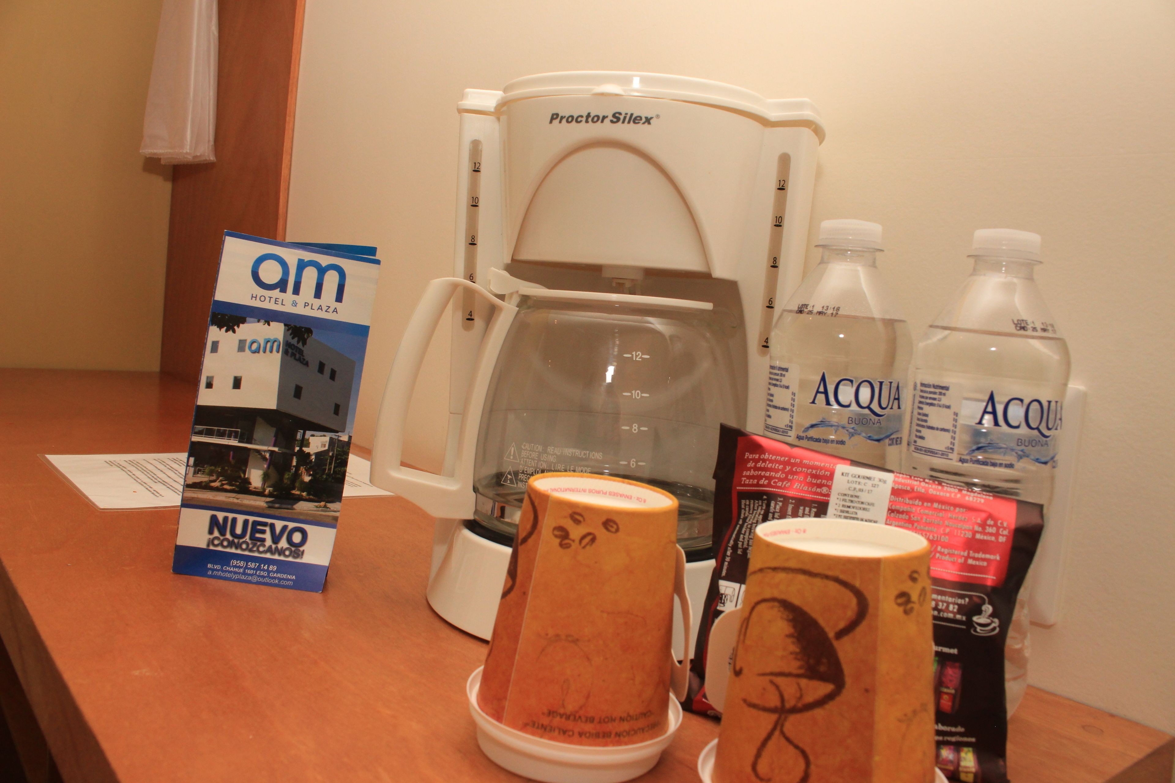 plus room - smart tv | coffee and/or coffee maker