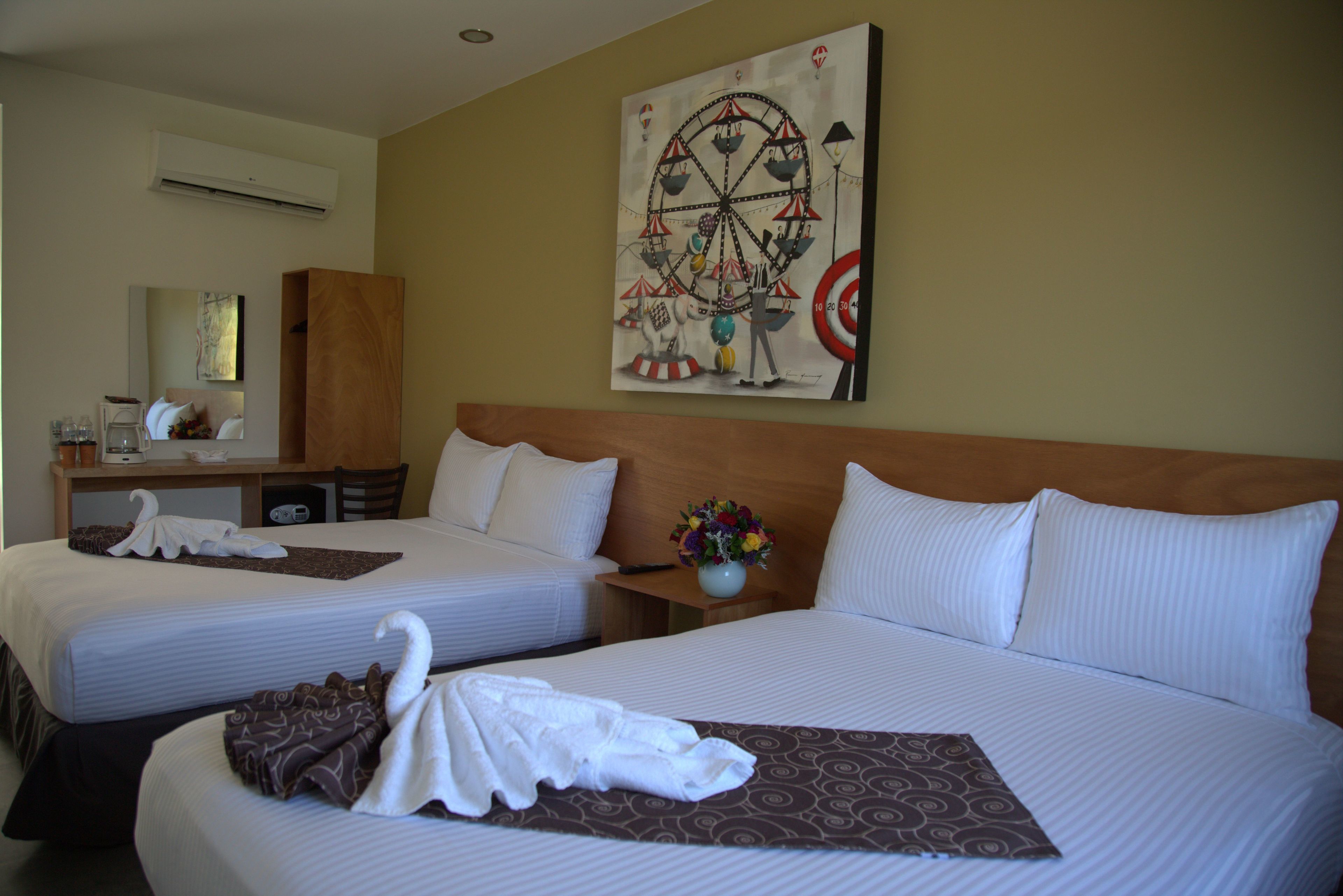 plus room - smart tv | premium bedding, desk, soundproofing, free wifi