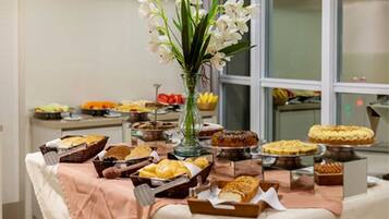 Ilmainen päivittäinen buffetaamiainen