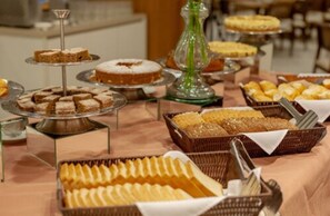 Desayuno buffet incluido todos los días 