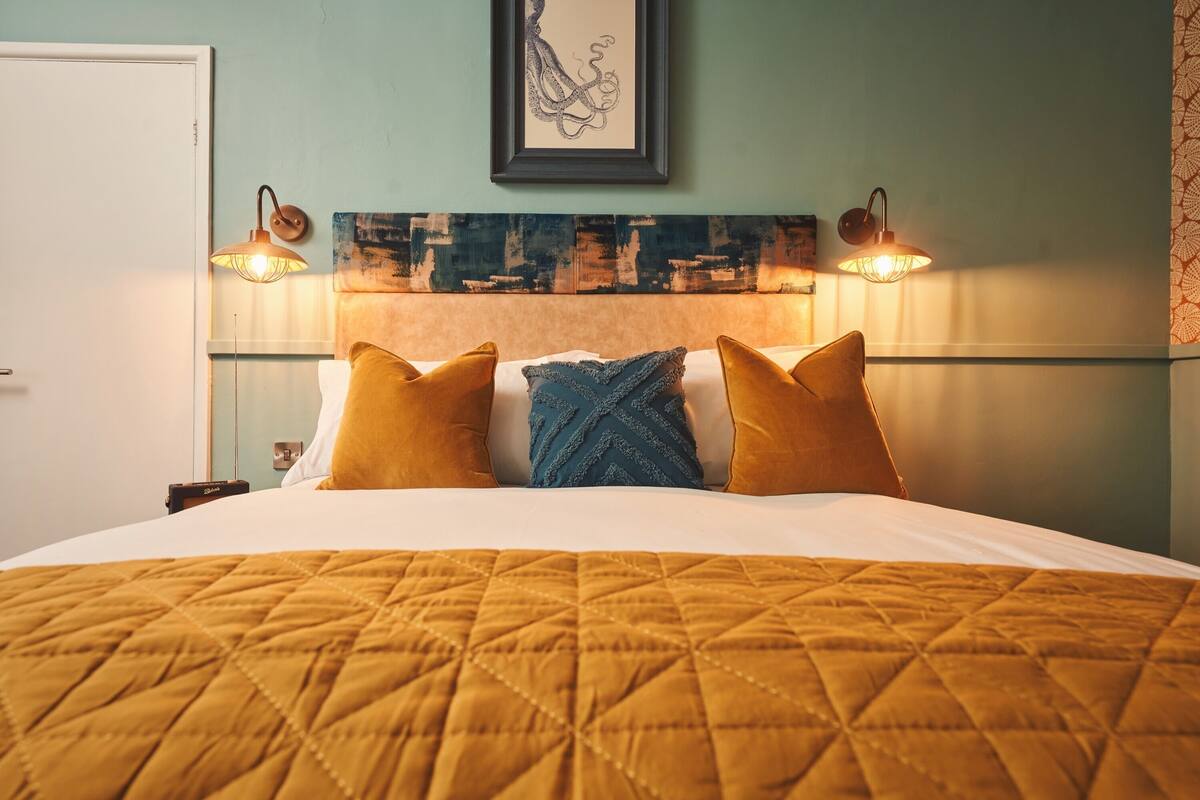 Standard Double Room | WiFi (free), bed sheets