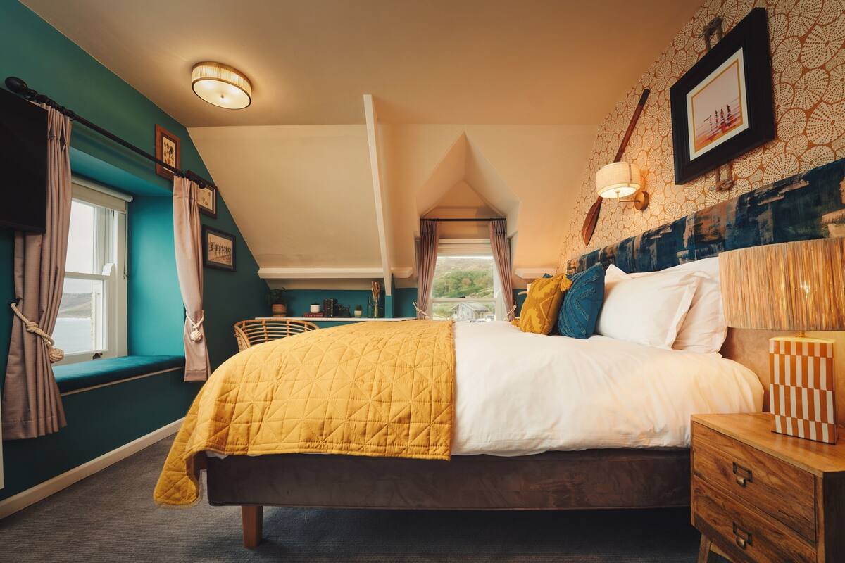 WiFi (free), bed sheets