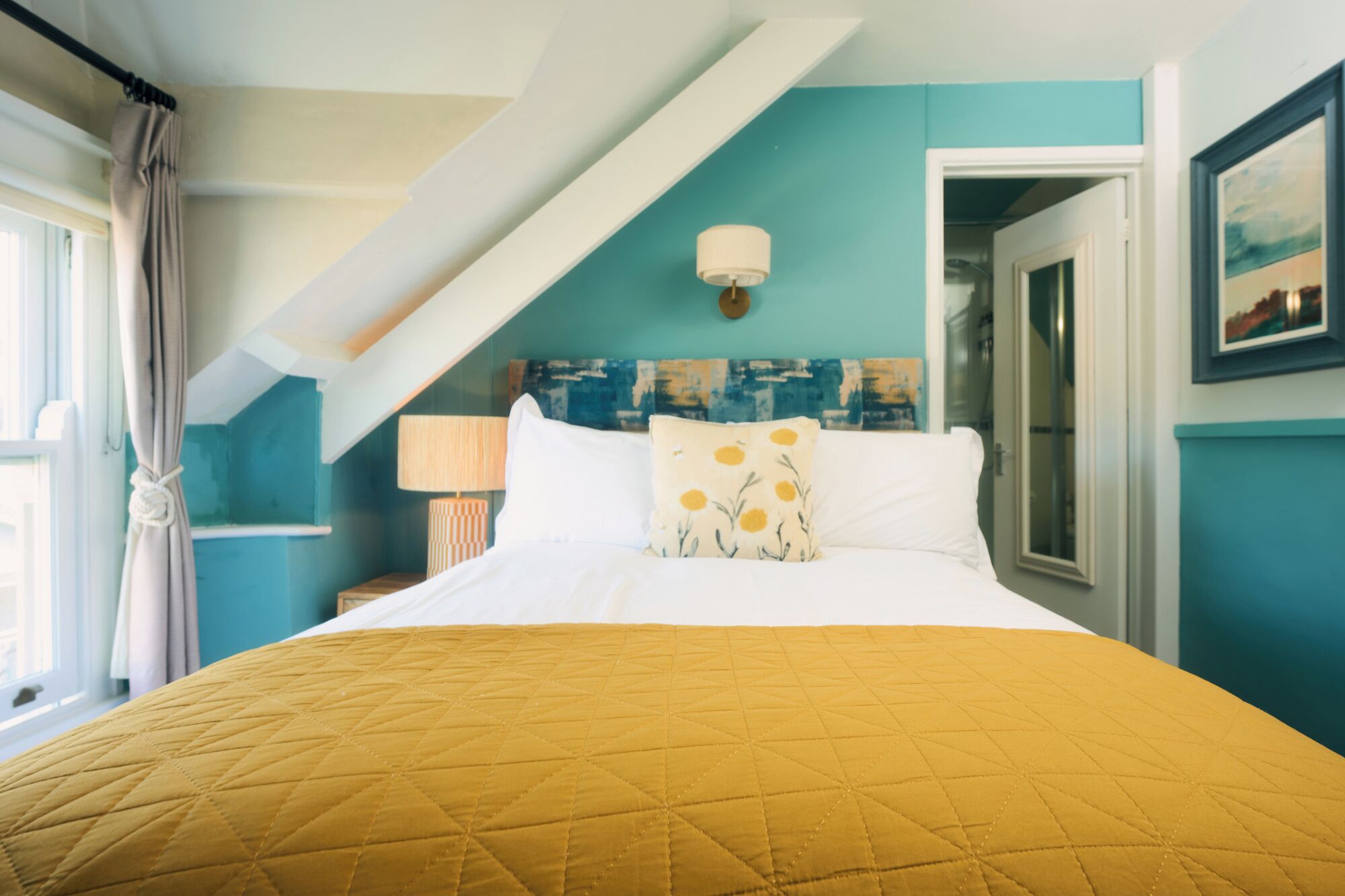 Comfort Double Room | Free WiFi, bed sheets