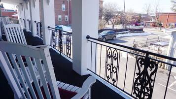 Habitación Premium, 2 camas matrimoniales, cocineta | Balcón